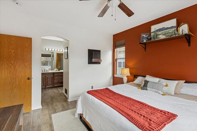 420 Chesterfield Court 420, Oswego, IL 60543