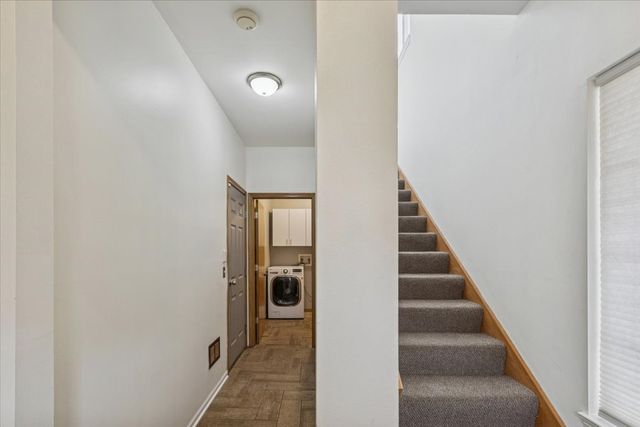 420 Chesterfield Court 420, Oswego, IL 60543