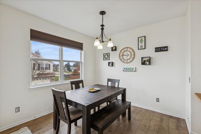 420 Chesterfield Court 420, Oswego, IL 60543