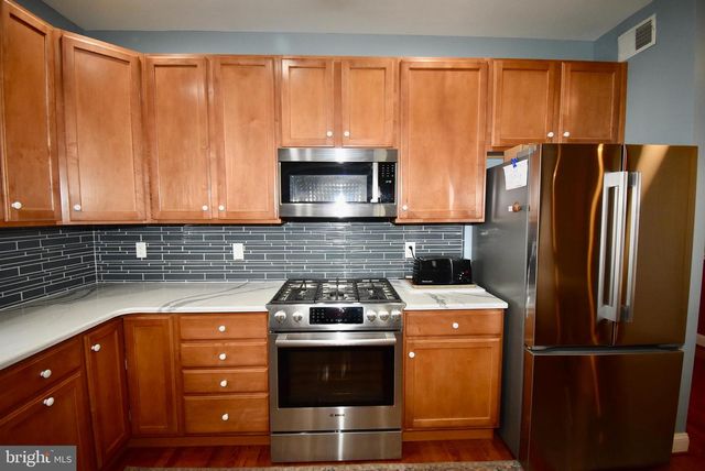 55 DEVALINDER DR, Newark, DE 19702