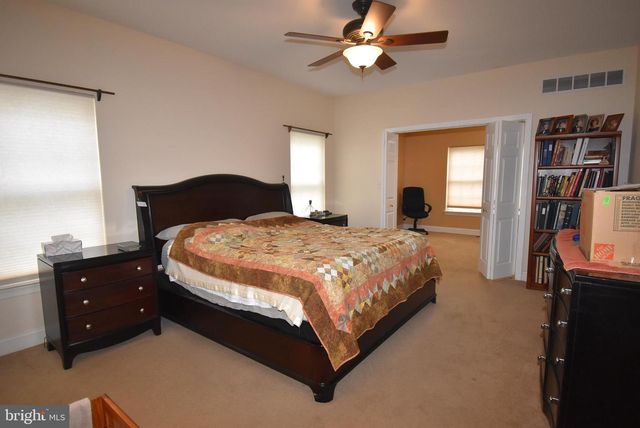 55 DEVALINDER DR, Newark, DE 19702