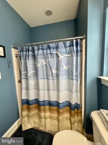 55 DEVALINDER DR, Newark, DE 19702