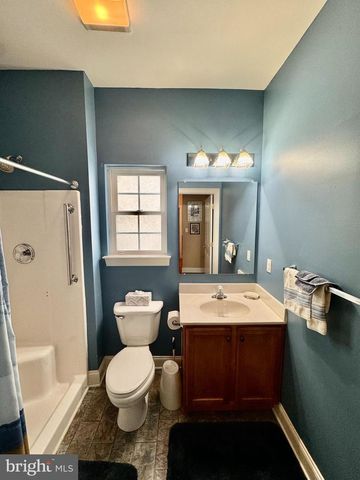 55 DEVALINDER DR, Newark, DE 19702