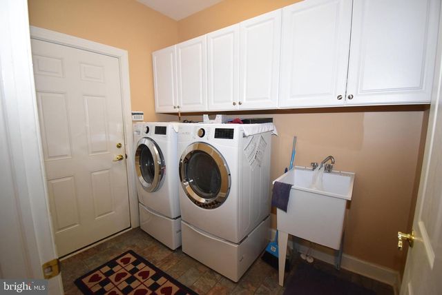 55 DEVALINDER DR, Newark, DE 19702