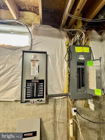 55 DEVALINDER DR, Newark, DE 19702