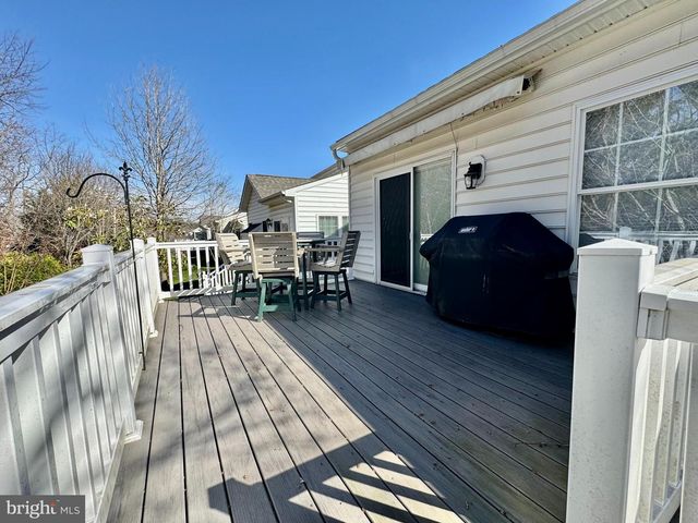 55 DEVALINDER DR, Newark, DE 19702