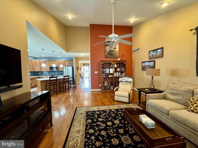 55 DEVALINDER DR, Newark, DE 19702