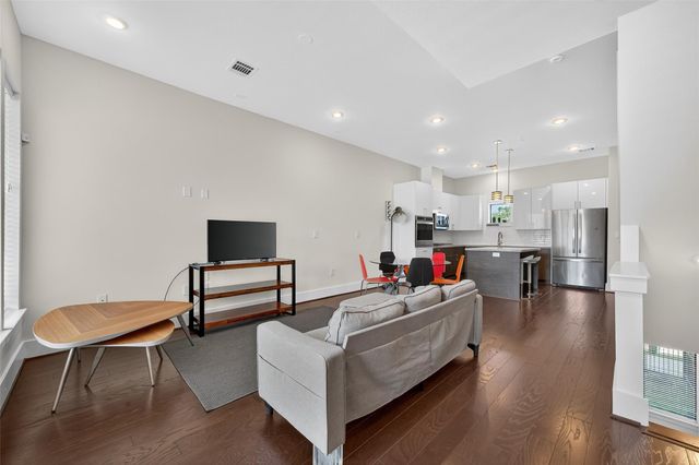 2401 Crawford Street C3D, Houston, TX 77004