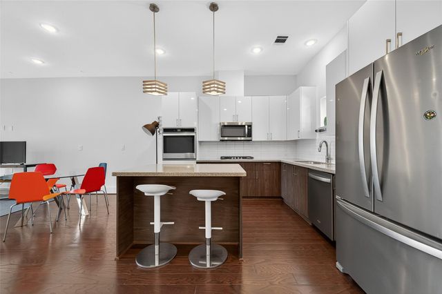 2401 Crawford Street C3D, Houston, TX 77004