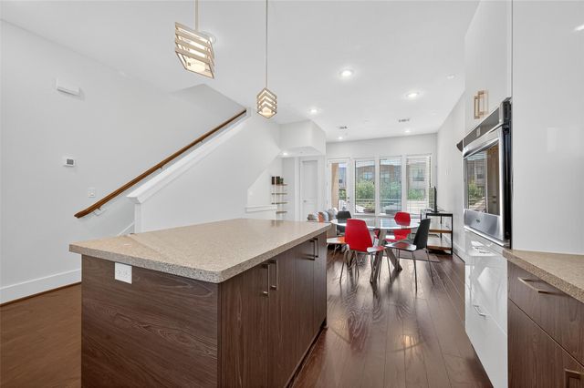 2401 Crawford Street C3D, Houston, TX 77004