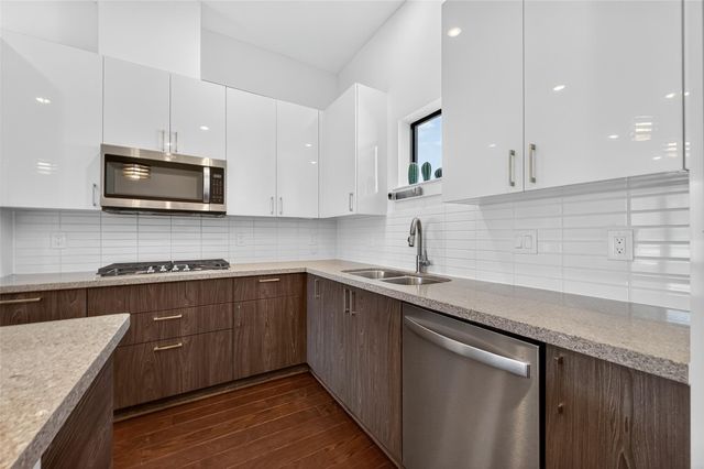 2401 Crawford Street C3D, Houston, TX 77004