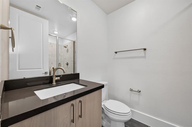 2401 Crawford Street C3D, Houston, TX 77004