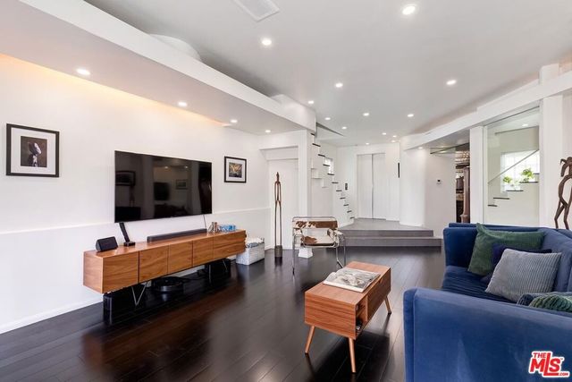 9921 Durant Drive 2, Beverly Hills, CA 90212