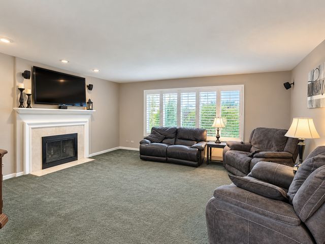 13630 S Chippewa Trail, Homer Glen, IL 60491