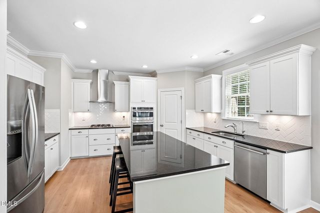 257 Pointe Park Circle, Holly Springs, NC 27540
