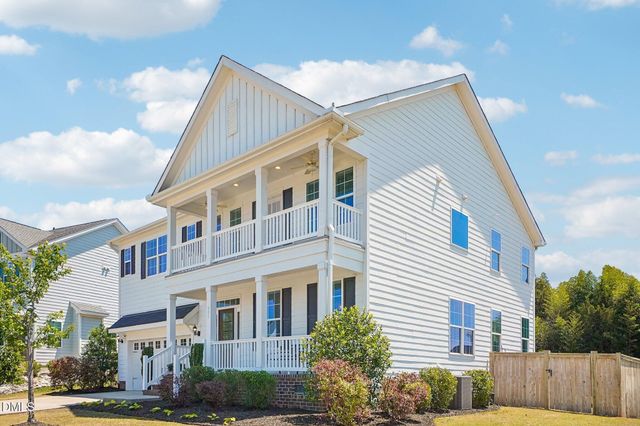 257 Pointe Park Circle, Holly Springs, NC 27540