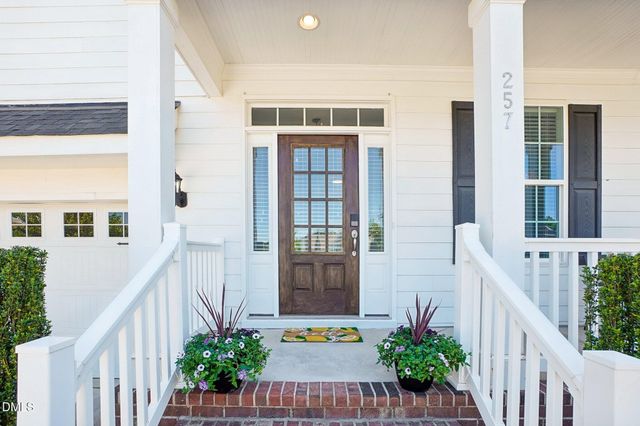 257 Pointe Park Circle, Holly Springs, NC 27540