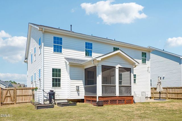 257 Pointe Park Circle, Holly Springs, NC 27540