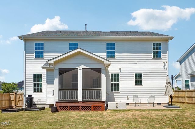 257 Pointe Park Circle, Holly Springs, NC 27540