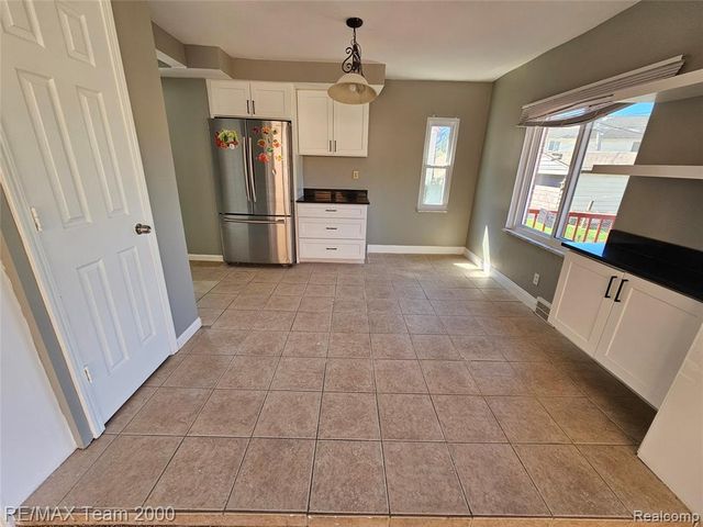 5215 Curtis Street, Dearborn, MI 48126