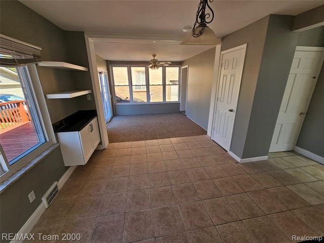 5215 Curtis Street, Dearborn, MI 48126