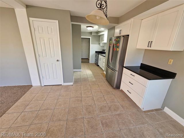 5215 Curtis Street, Dearborn, MI 48126