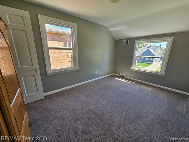 5215 Curtis Street, Dearborn, MI 48126