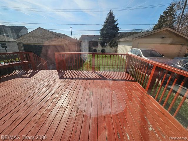 5215 Curtis Street, Dearborn, MI 48126