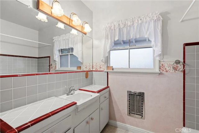 18122 Romelle, Santa Ana, CA 92705