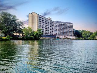 65 Lake Ave 220, Worcester, MA 01604