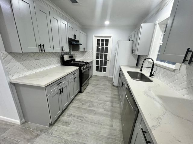 1710 Longhorn Drive, Houston, TX 77080