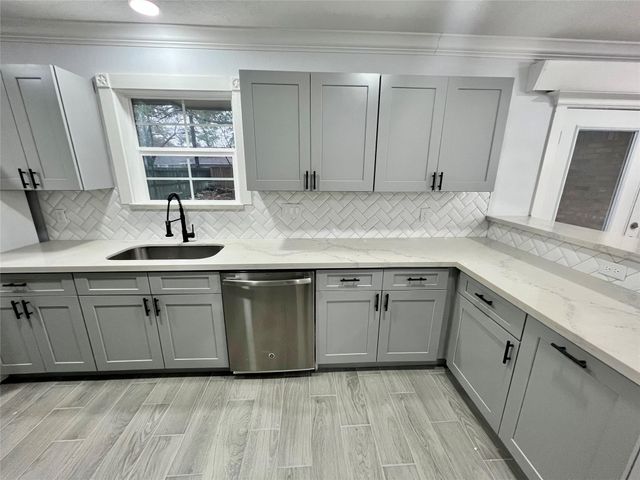 1710 Longhorn Drive, Houston, TX 77080