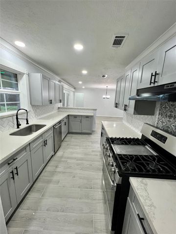 1710 Longhorn Drive, Houston, TX 77080