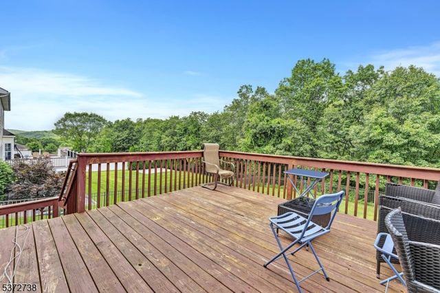 692 Skyline Dr, Jefferson Twp., NJ 07849