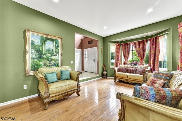 692 Skyline Dr, Jefferson Twp., NJ 07849