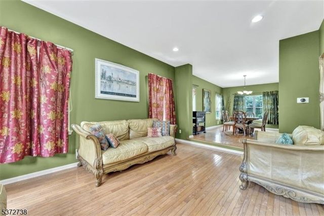 692 Skyline Dr, Jefferson Twp., NJ 07849