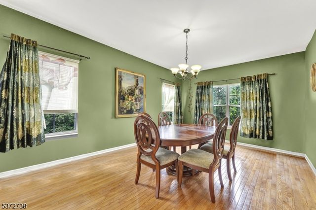 692 Skyline Dr, Jefferson Twp., NJ 07849