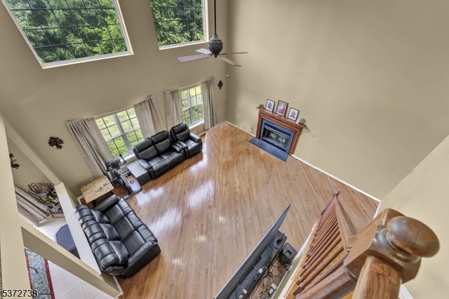 692 Skyline Dr, Jefferson Twp., NJ 07849