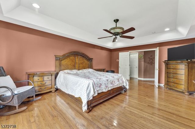 692 Skyline Dr, Jefferson Twp., NJ 07849