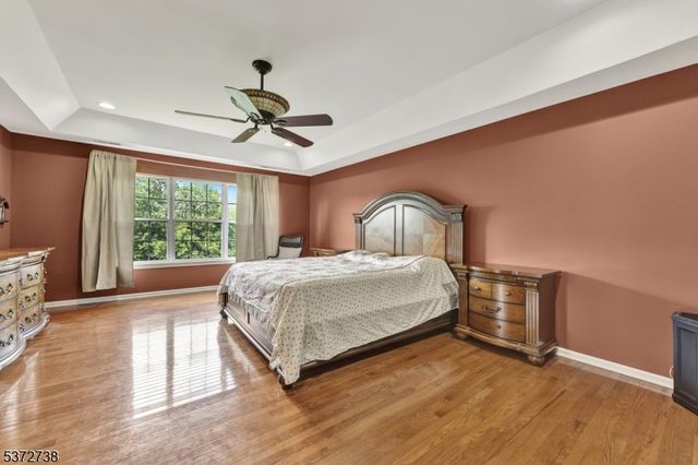 692 Skyline Dr, Jefferson Twp., NJ 07849