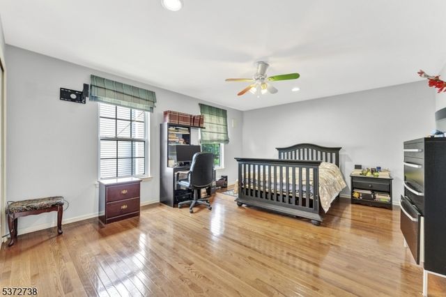 692 Skyline Dr, Jefferson Twp., NJ 07849