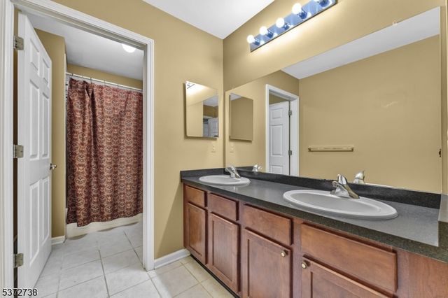 692 Skyline Dr, Jefferson Twp., NJ 07849