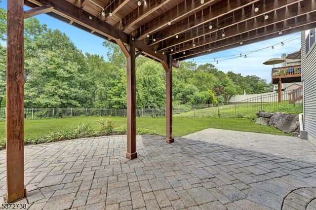 692 Skyline Dr, Jefferson Twp., NJ 07849