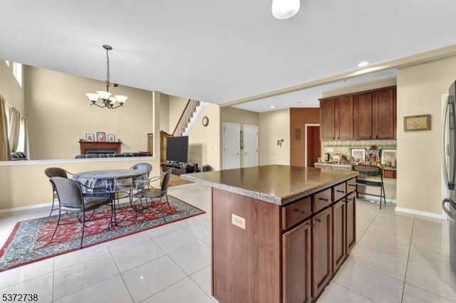 692 Skyline Dr, Jefferson Twp., NJ 07849