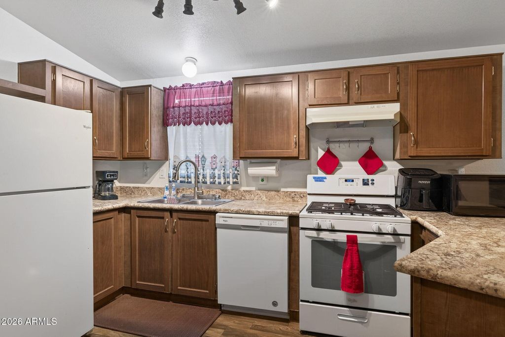 Image 2 of property listing at 342 S 40th Street 3, Mesa, AZ 85206