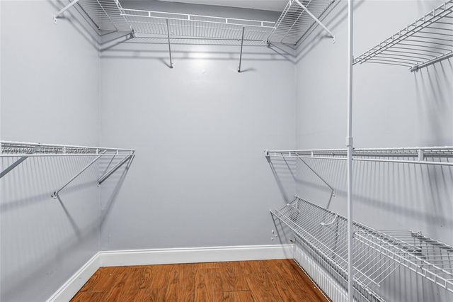 1770 NE 191st St 411-1, Miami, FL 33179