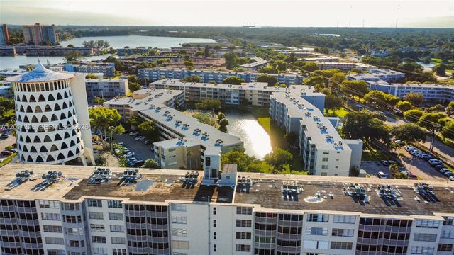 1770 NE 191st St 411-1, Miami, FL 33179