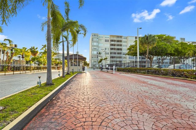1770 NE 191st St 411-1, Miami, FL 33179