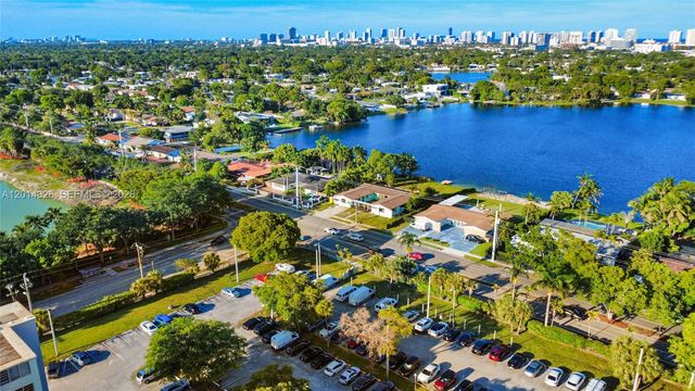 1770 NE 191st St 411-1, Miami, FL 33179