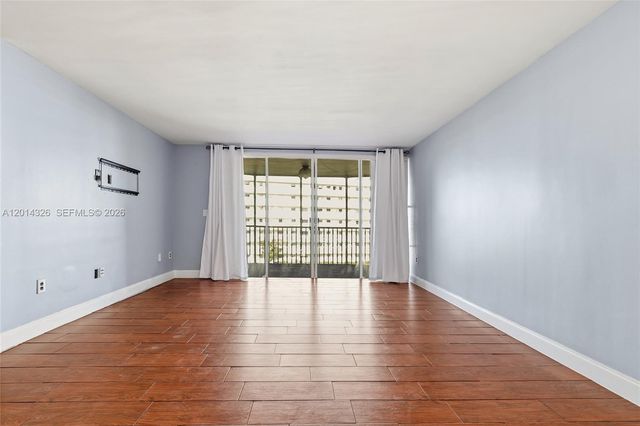 1770 NE 191st St 411-1, Miami, FL 33179